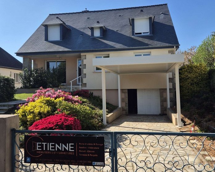 Carport alu blanc garage maison Guichen