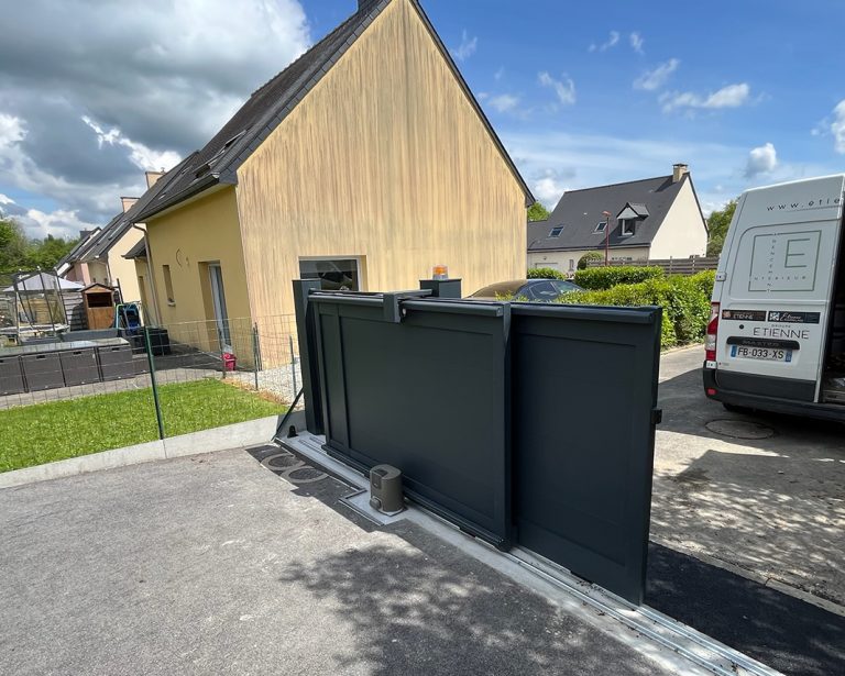 motorisation portail coulissant gris anthracite