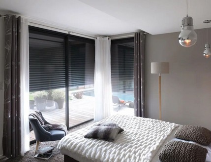 Volet roulant noir Atlantem