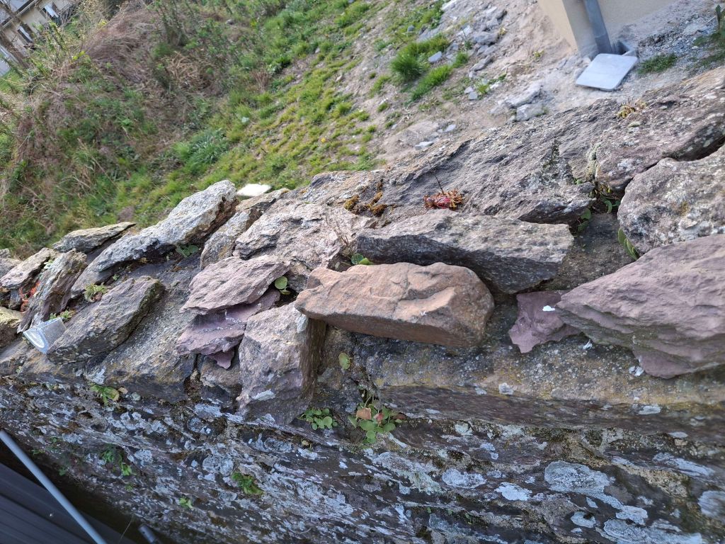 Muret en pierre pour clôture
