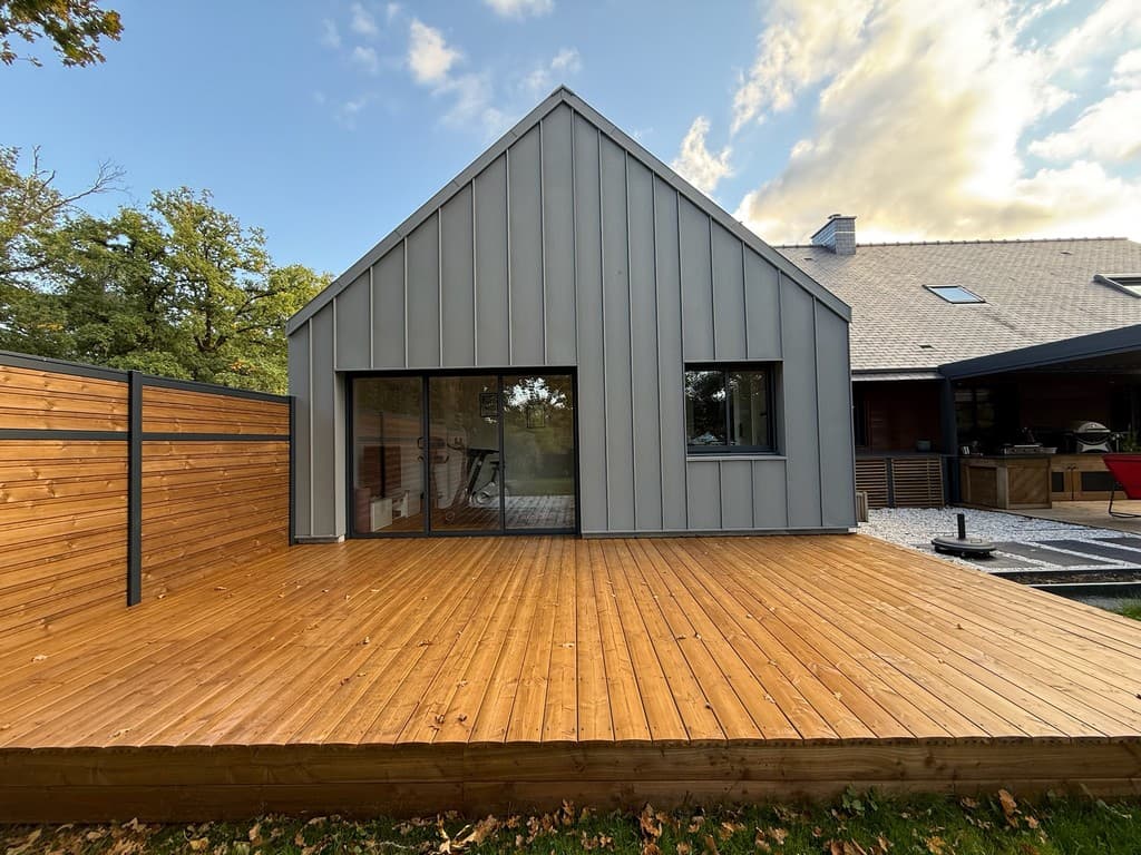 Grande terrasse en bois