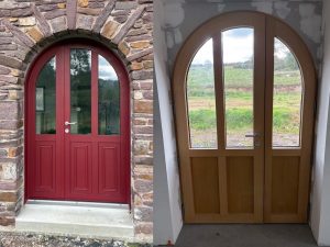 Porte d'entrée mixte aluminium rouge extérieur et bois intérieur